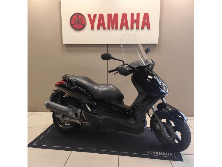 YAMAHA XMAX 125
