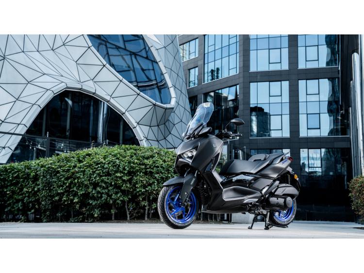 YAMAHA XMAX 125