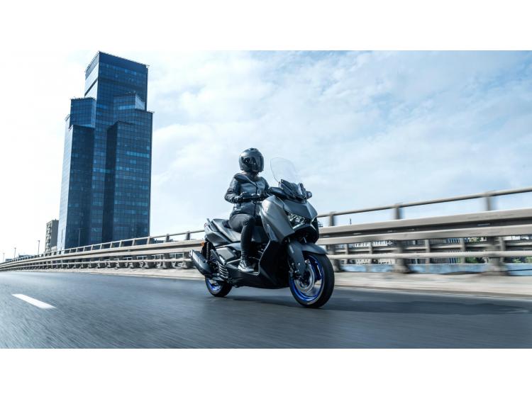 YAMAHA XMAX 125