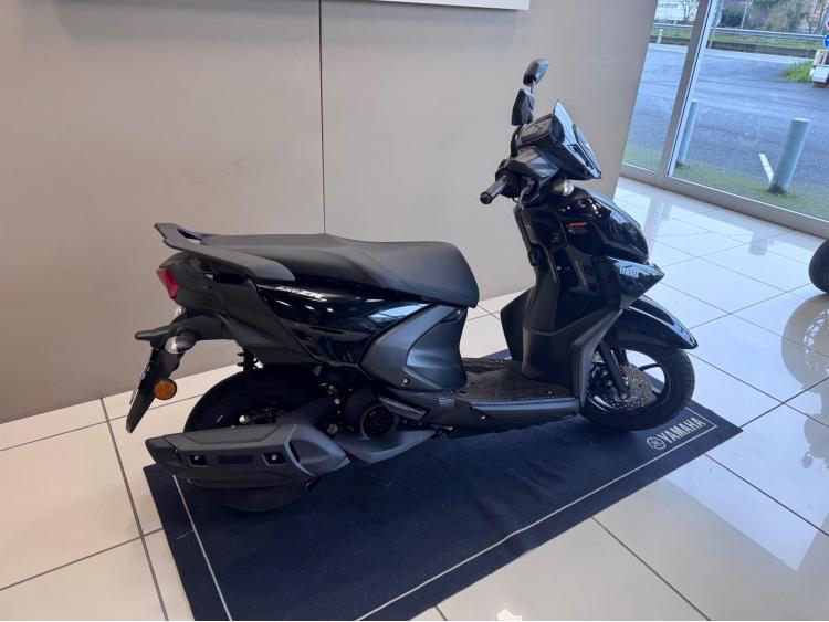 YAMAHA RAYZR 125