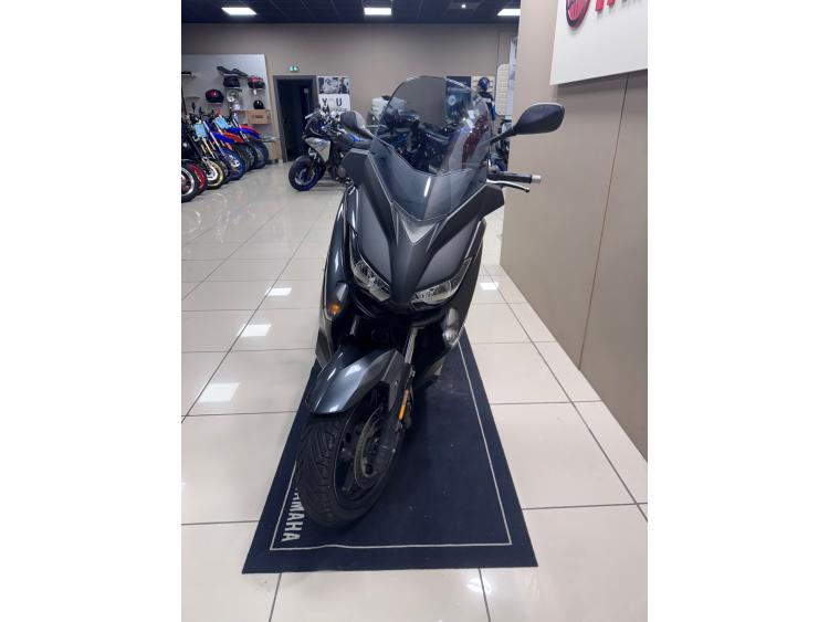 YAMAHA XMAX 125