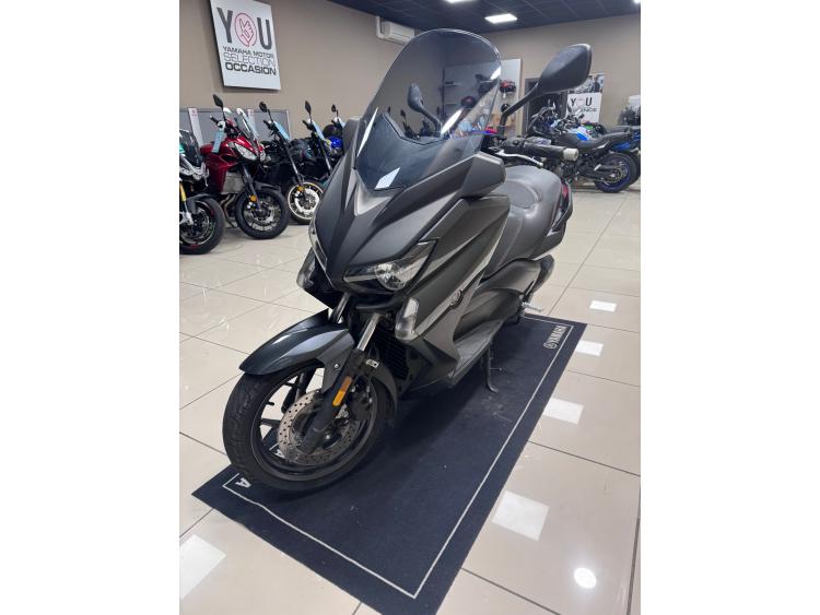 YAMAHA XMAX 125