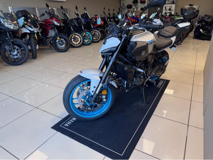 YAMAHA MT-07 (47.5CV)