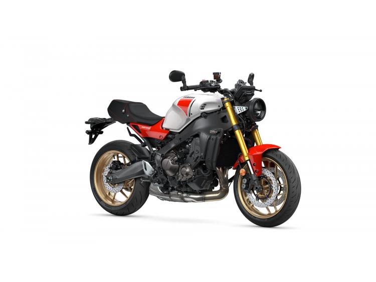 YAMAHA XSR900