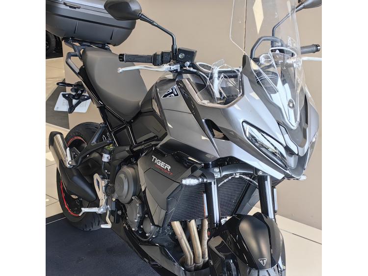 TRIUMPH TIGER 800
