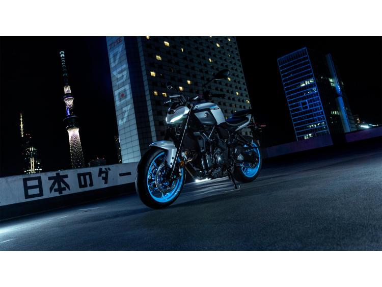 YAMAHA MT-07 