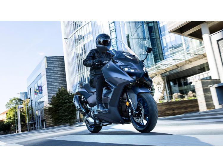 YAMAHA TMAX 560