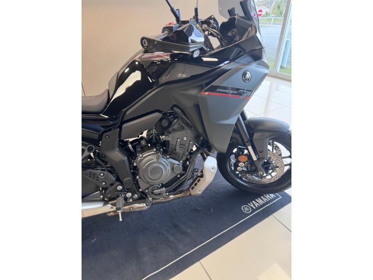 YAMAHA TRACER 7