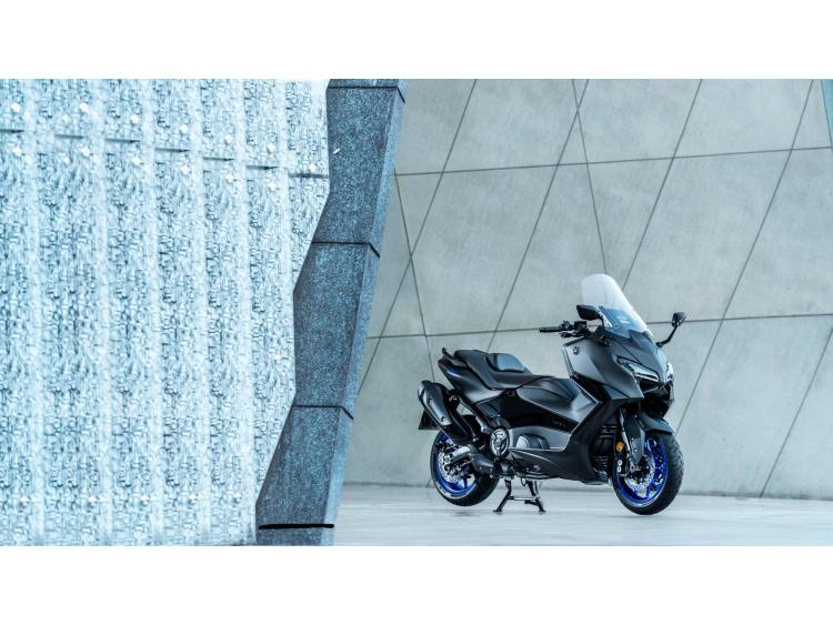 YAMAHA TMAX 560