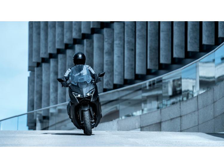 YAMAHA TMAX 560