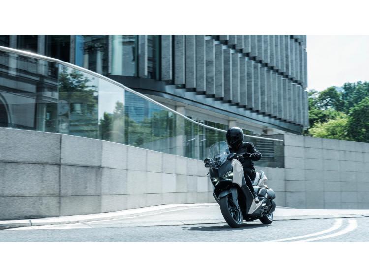 YAMAHA XMAX 300 TECH MAX+ 