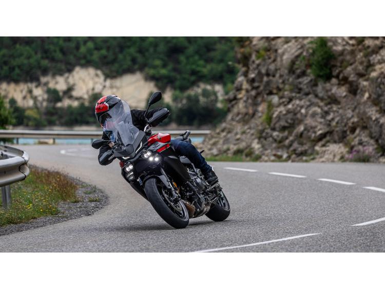 YAMAHA TRACER 9 