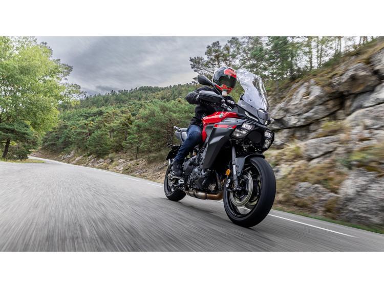 YAMAHA TRACER 9 