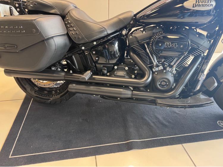 HARLEY-DAVIDSON SOFTAIL HERITAGE 1870 CLASSIC FLHC 