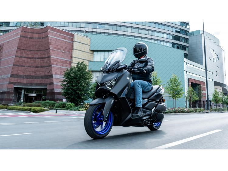 YAMAHA XMAX 300